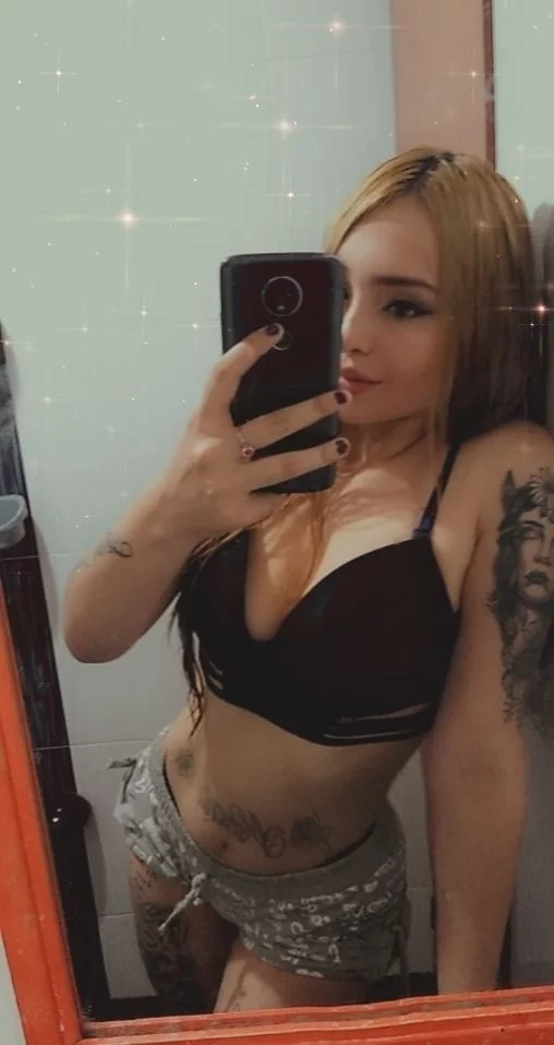 alejandra-collins's Live Sex Cam Show