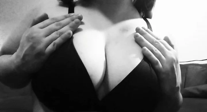 ainusasaki's Live Sex Cam Show