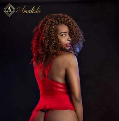 mirandakeer's Live Sex Cam Show