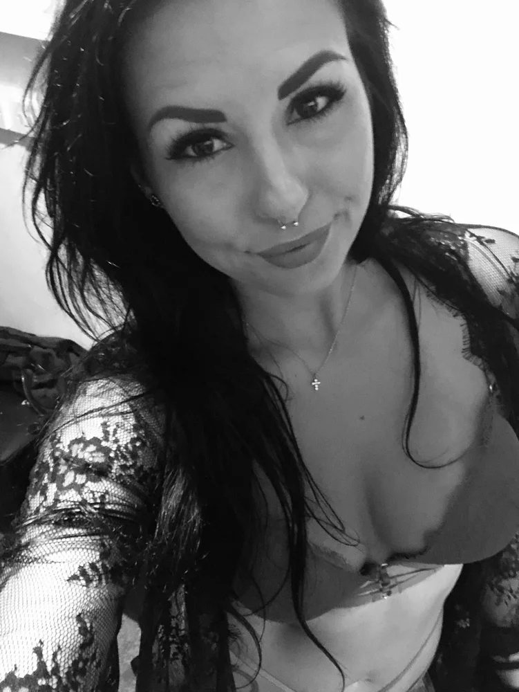 skayavanfleet's Live Sex Cam Show