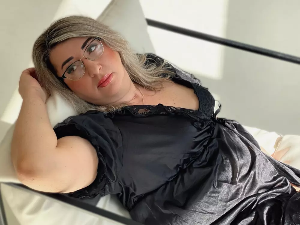 Live cam show with mimicook - Hairy Pussy on Camsoda