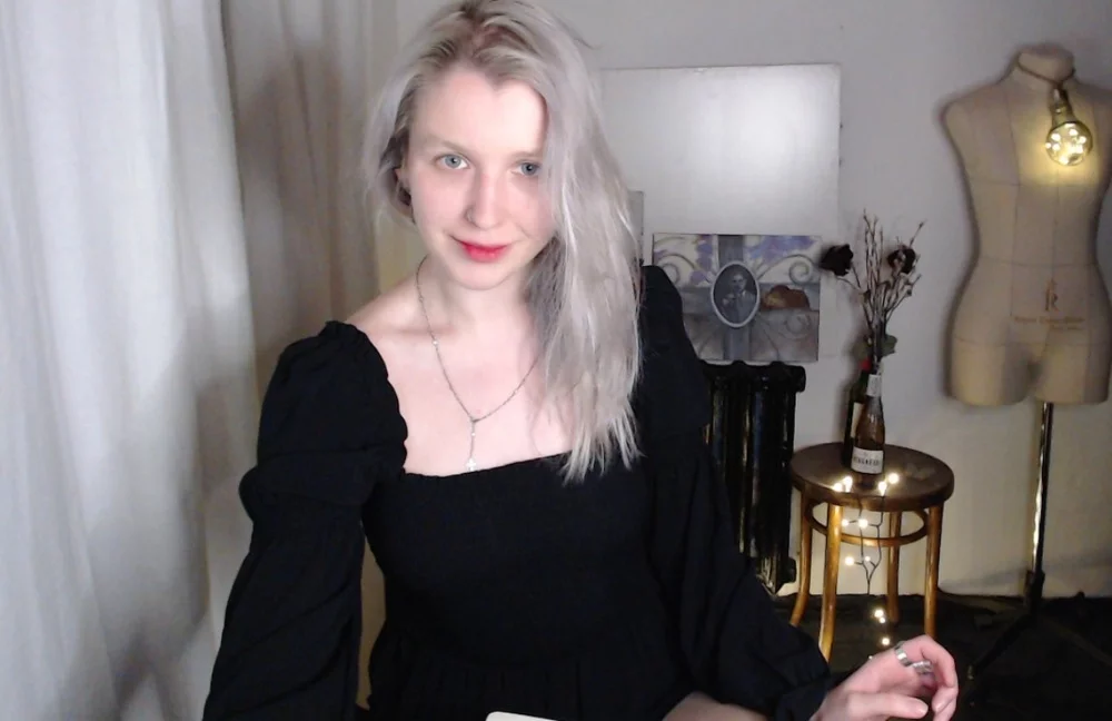 freya-allan