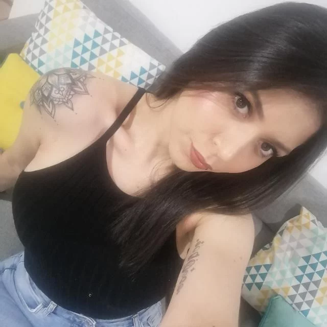 amy-robertson's Live Sex Cam Show