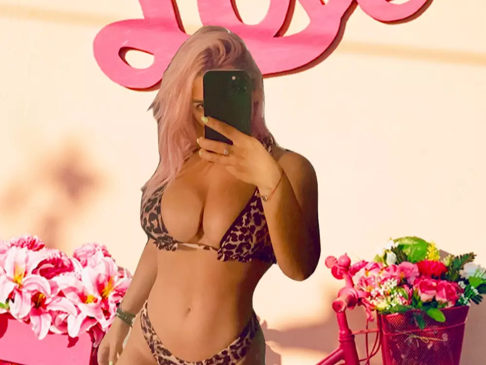 RaisaAllen's Live Sex Cam Show