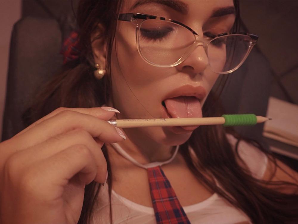 Annie Connors cam