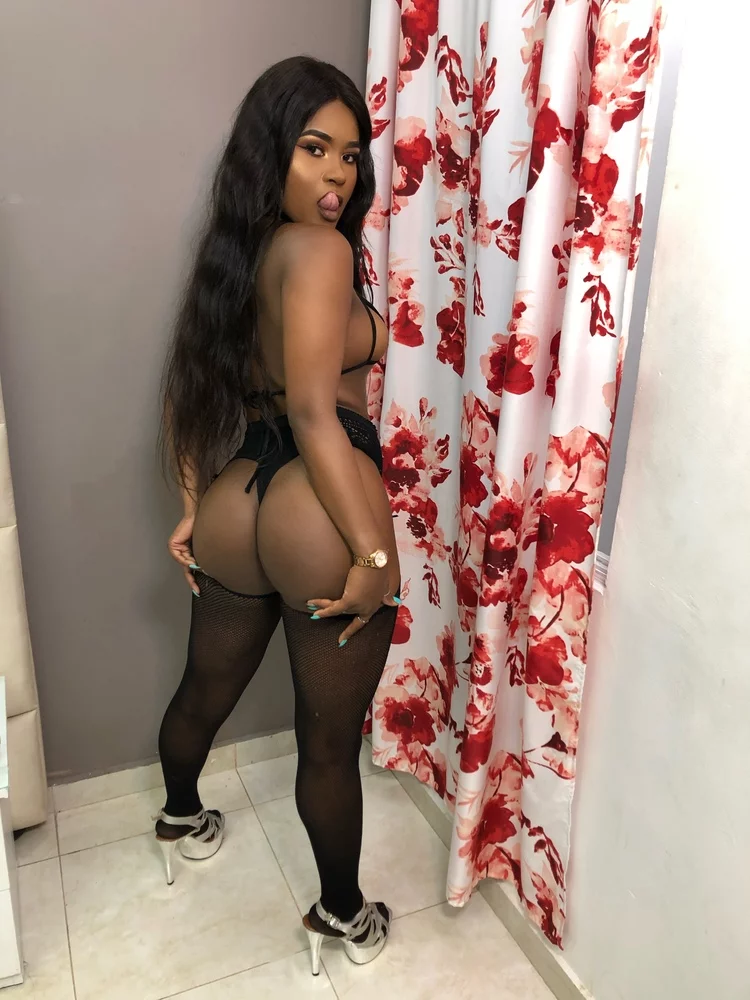 kiaramichaelss's Live Sex Cam Show