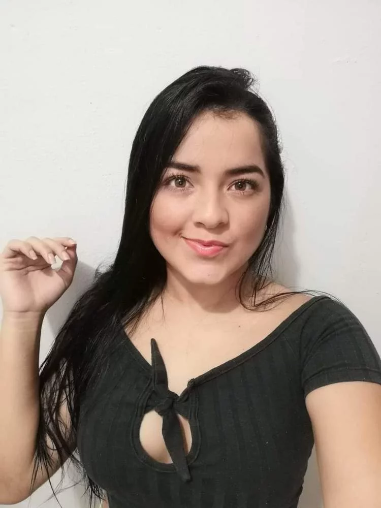 chloe-rosen's Live Sex Cam Show