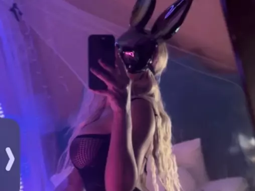 misshervanahxassani