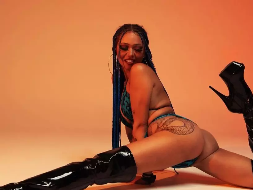 Koko_strips's Live Sex Cam Show