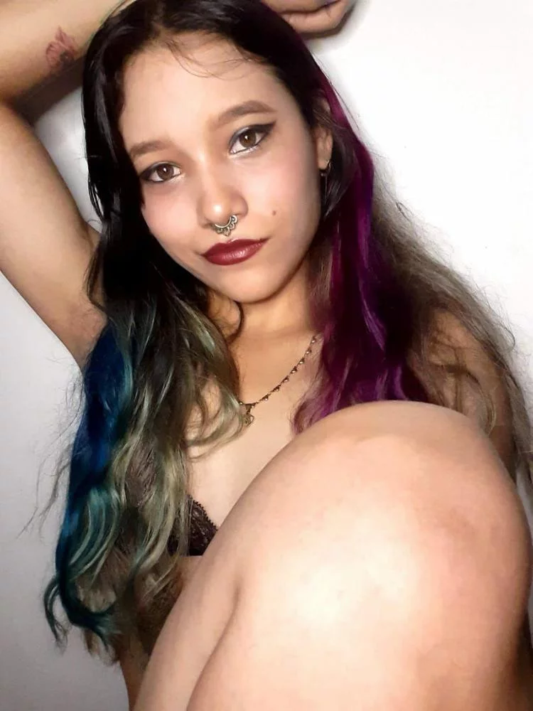 littledanika's Live Sex Cam Show