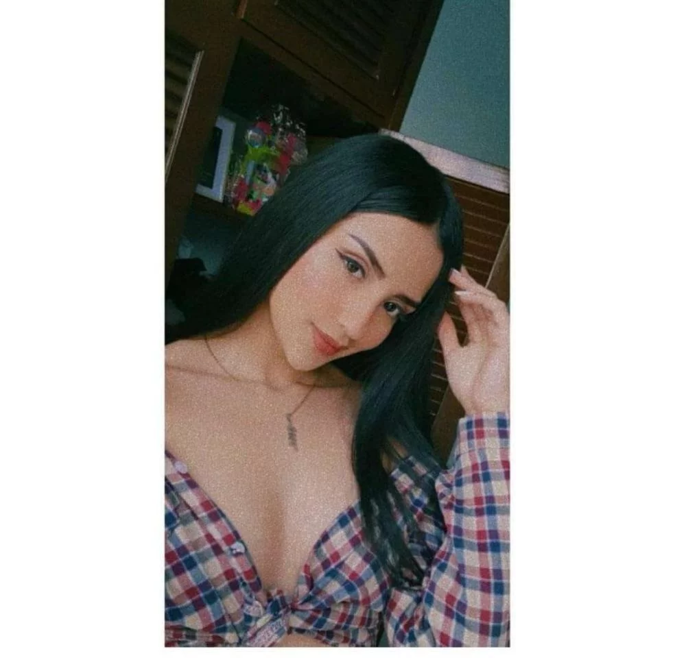 victoria-g's Live Sex Cam Show