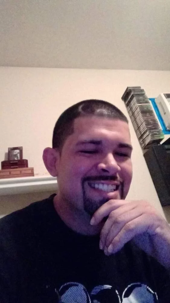 yourfavorite10inchsneakylink713's Live Sex Cam Show