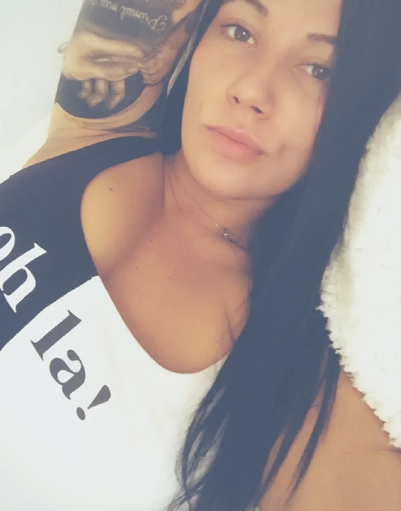 vanessayouboo's Live Sex Cam Show