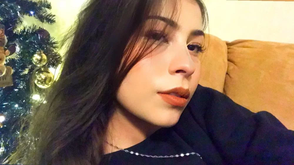 Courtney Dear's Live Sex Cam Show