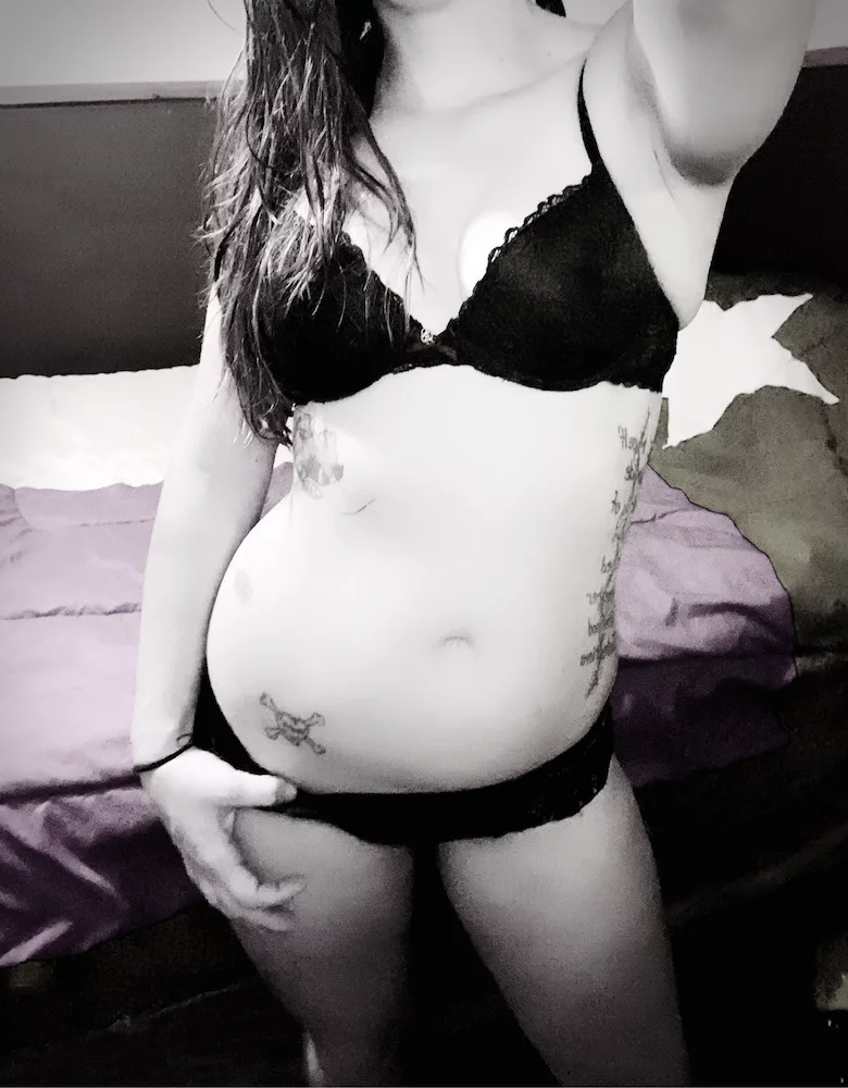 TatsAndLegs's Live Sex Cam Show