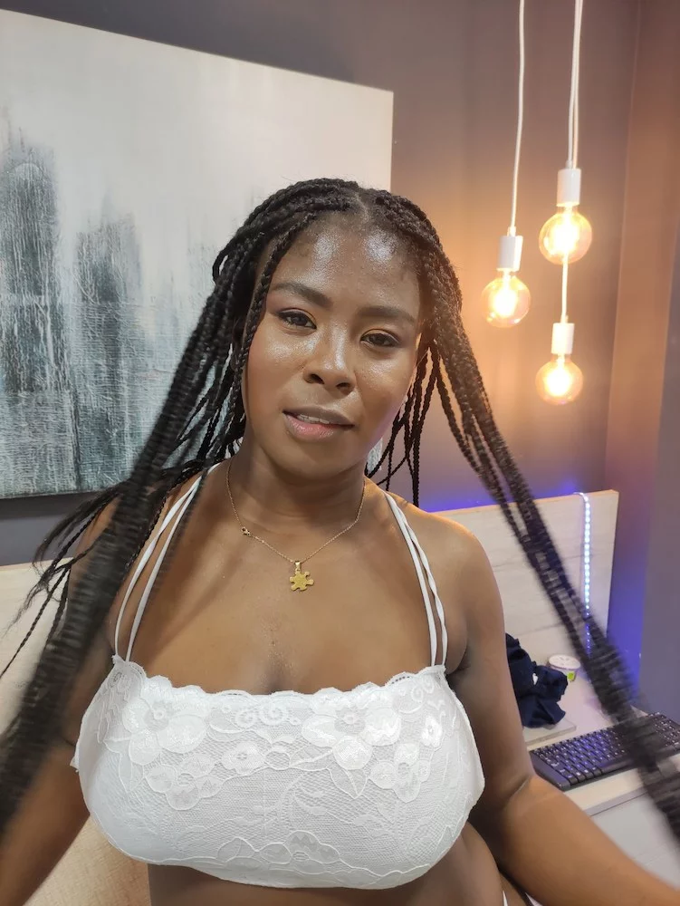 NANDAMENDOZA's Live Sex Cam Show