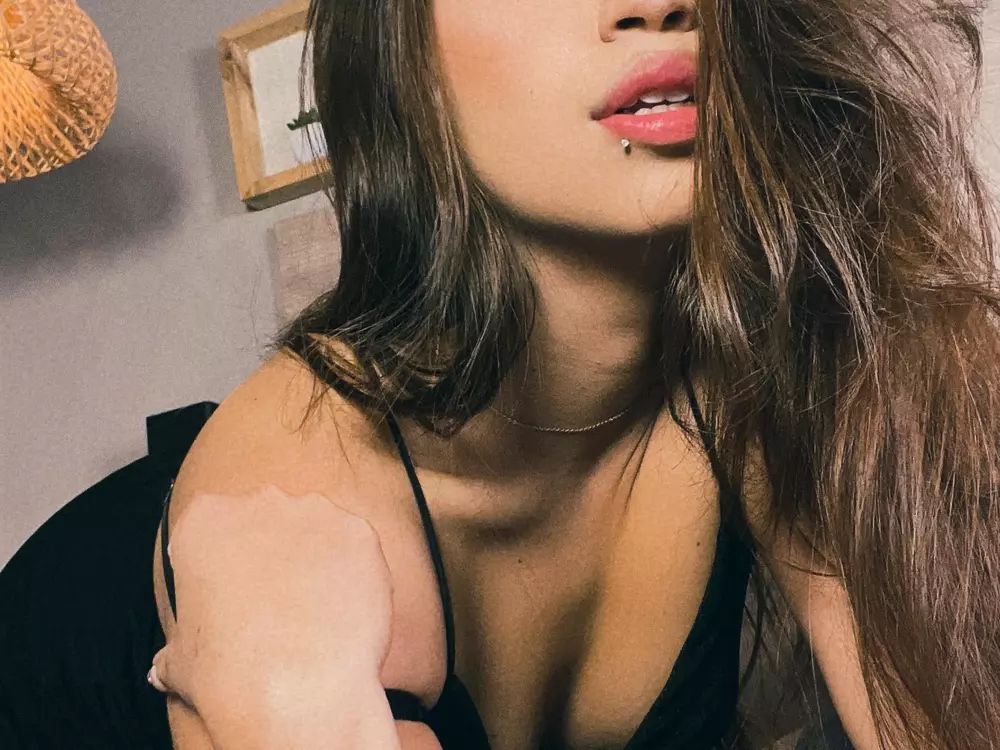 Live cam show with mill-blue - Strapon on Camsoda