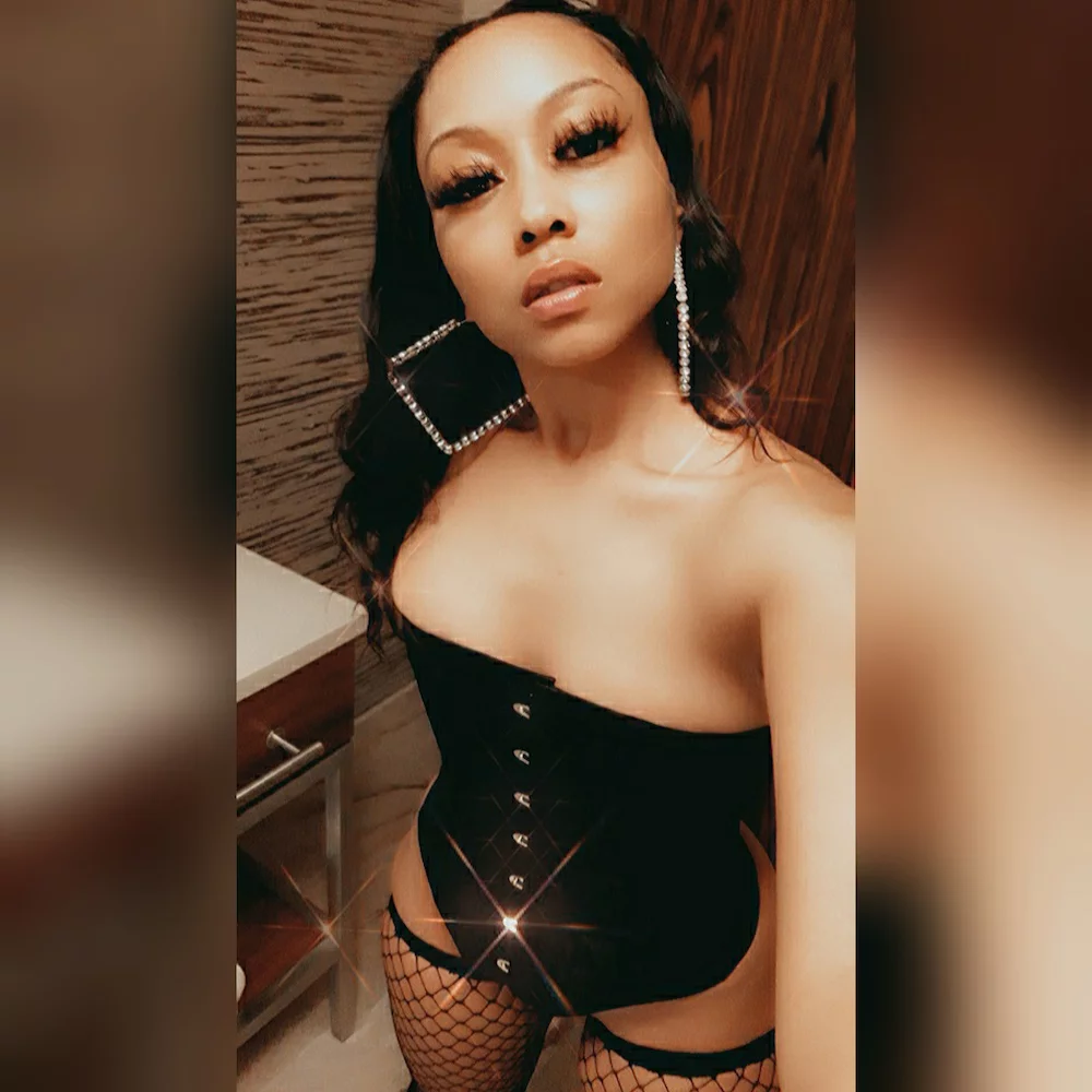 ChanelHope's Live Sex Cam Show