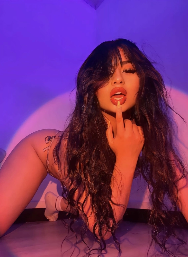 queen-liana's Live Sex Cam Show