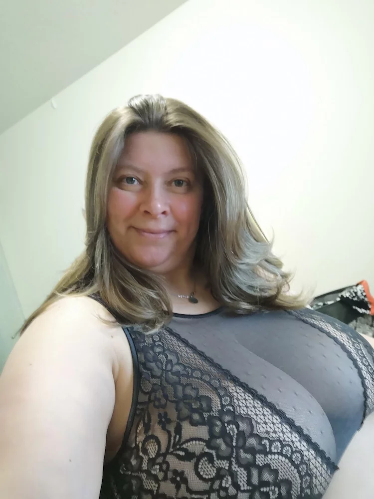 Cougar-BBW's live chat room