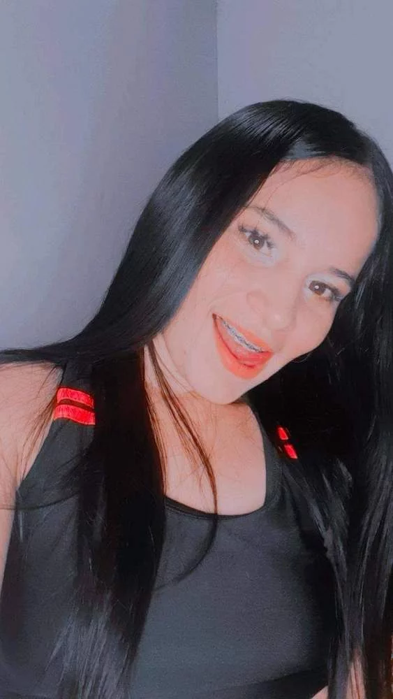 lizzy-20's Live Sex Cam Show