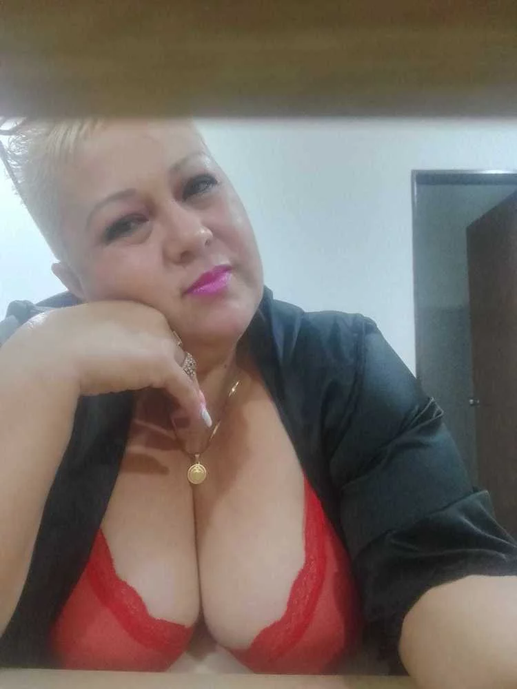 Yessica's Live Sex Cam Show
