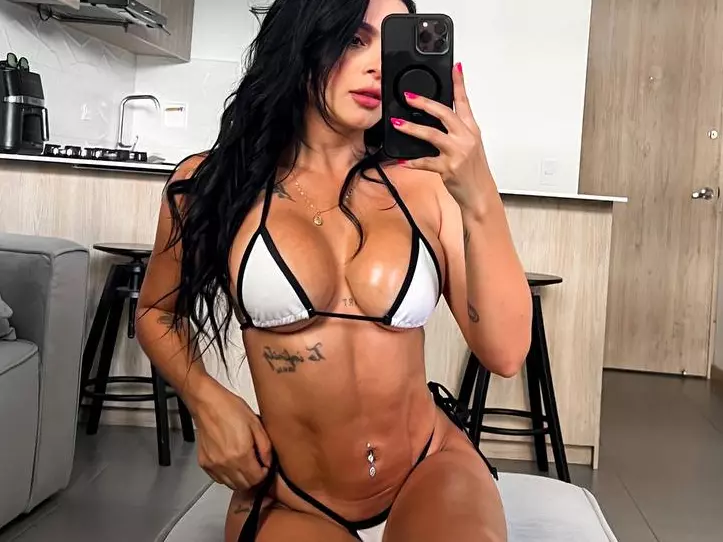 yulli-1's Live Sex Cam Show