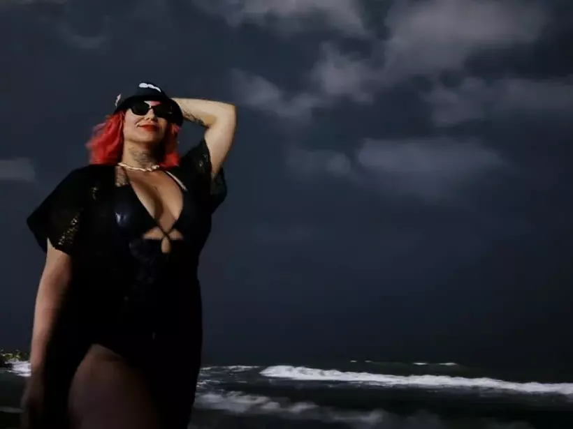 6curvyhot9