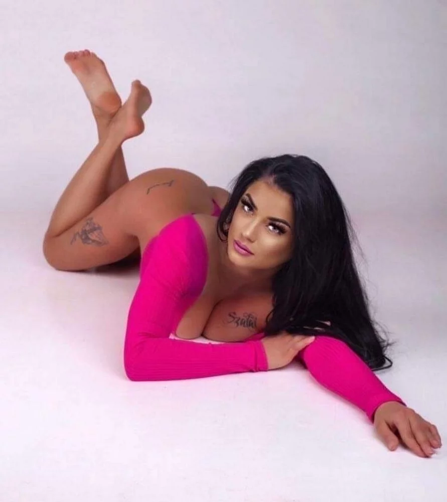 GinaStarxxx's Live Sex Cam Show