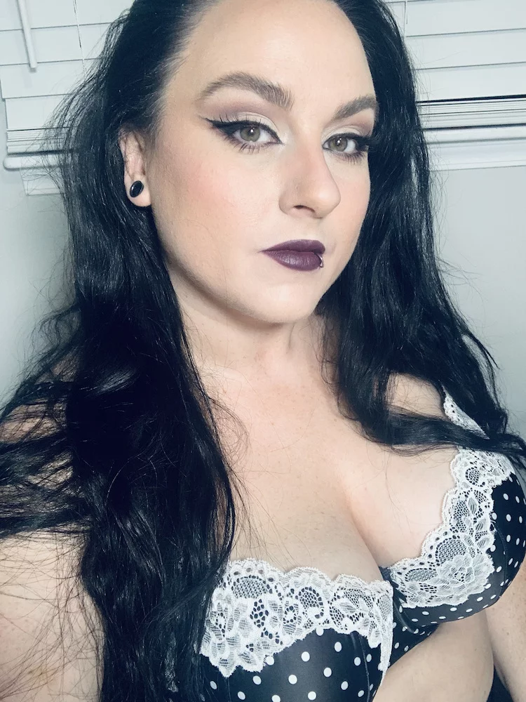 RubyBlazeCanada's Live Sex Cam Show