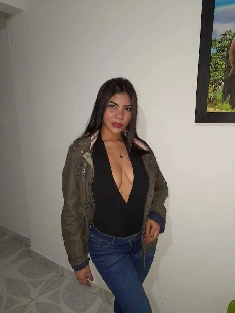 Sara-Rivers Cam: Free Live Nude Sex Show & Chat - Camsoda