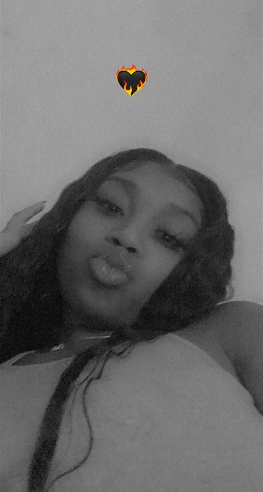 MiamiGirlP's Live Sex Cam Show