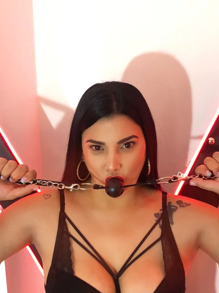 renataa-gomez's Live Sex Cam Show