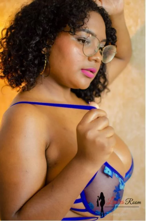 Ashantii1's Live Sex Cam Show