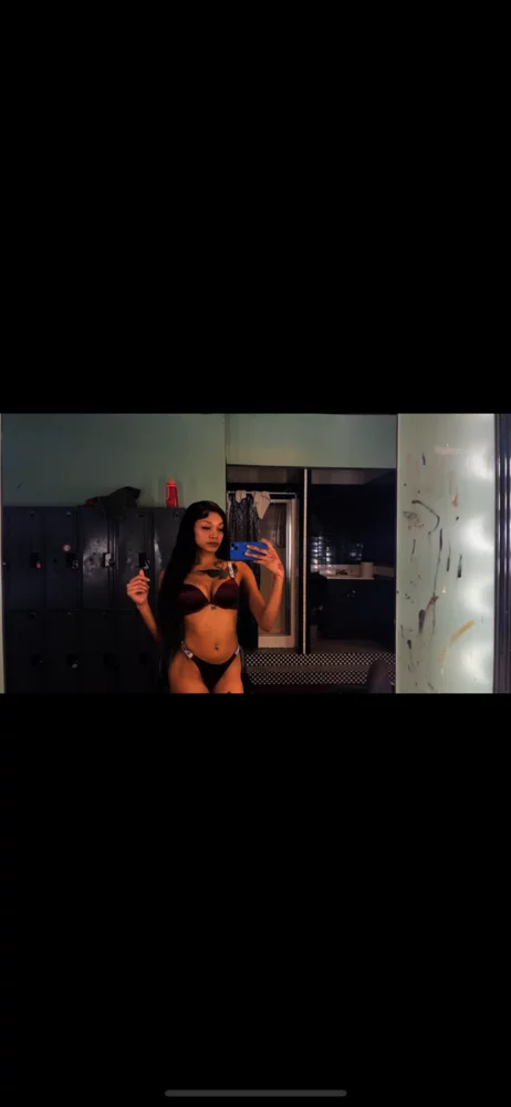 Kimora Juno's Live Sex Cam Show