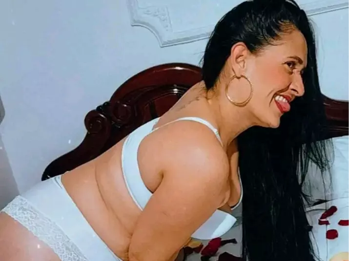 Elektra's Live Sex Cam Show