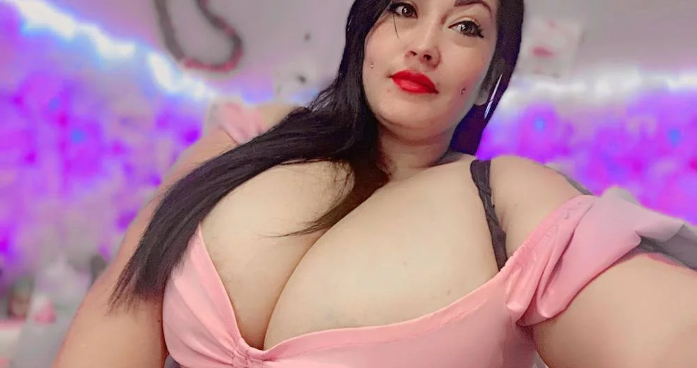 Natasha_boobs_latina's Live Sex Cam Show
