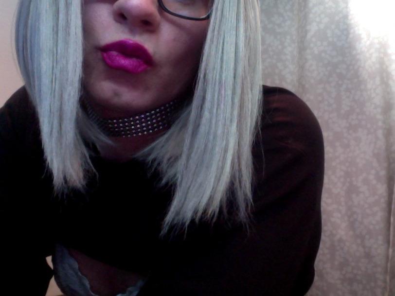 Photo 3 of xdresserwithass