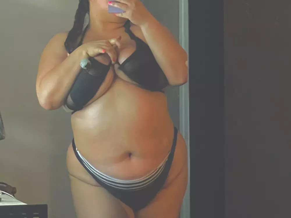 ineedsugar23's Live Sex Cam Show