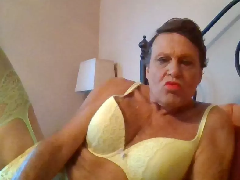 LingerieLynn's Live Sex Cam Show