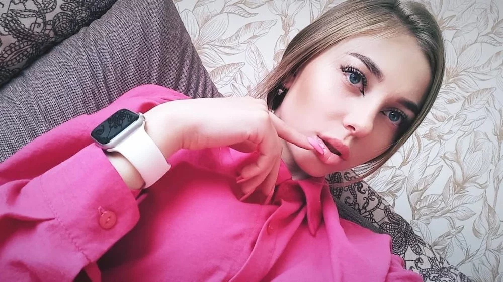 Monica-Cattaneo's Live Sex Cam Show