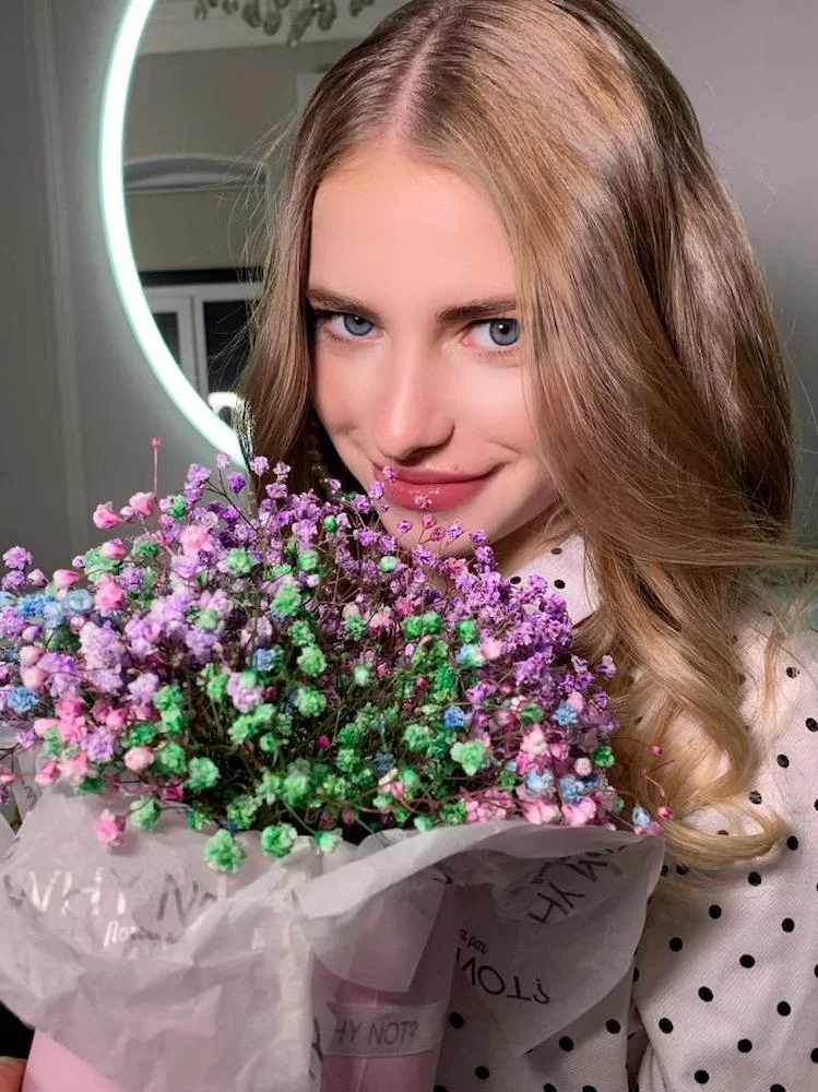 Alina's Live Sex Cam Show