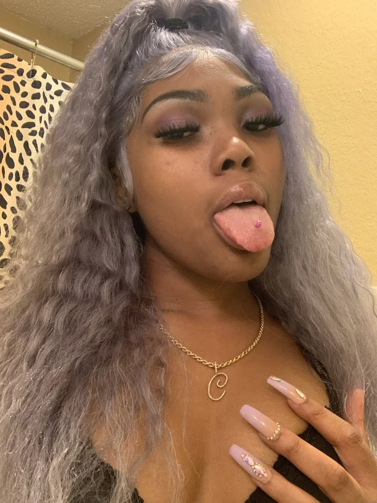 ClasssyChantellee's Live Sex Cam Show