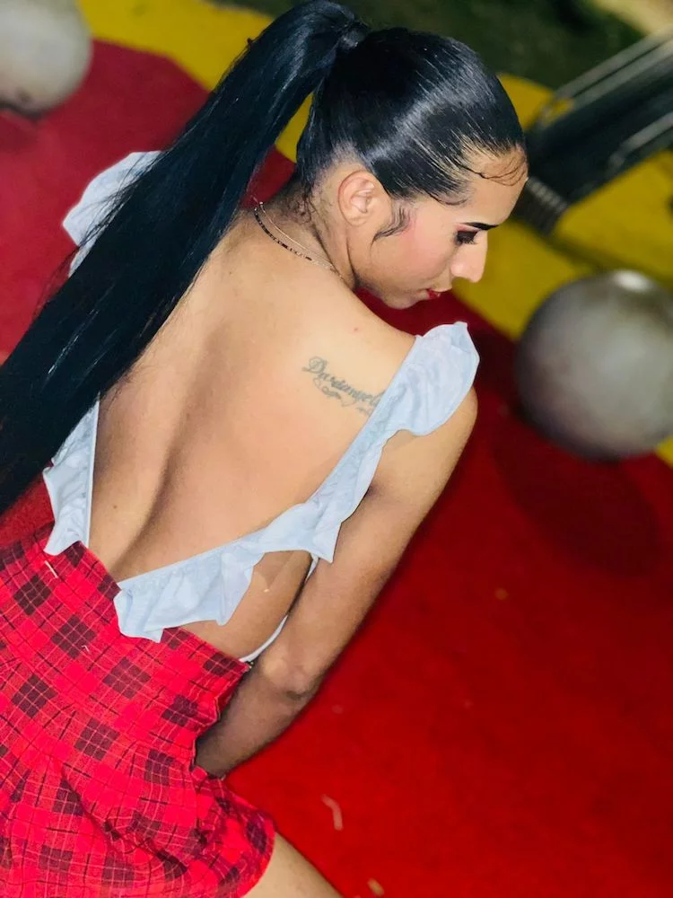cristinahotts's Live Sex Cam Show