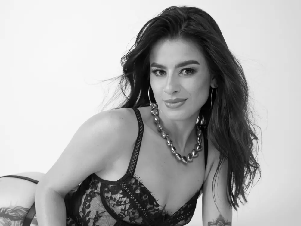 Ludovika Mattson's Live Sex Cam Show