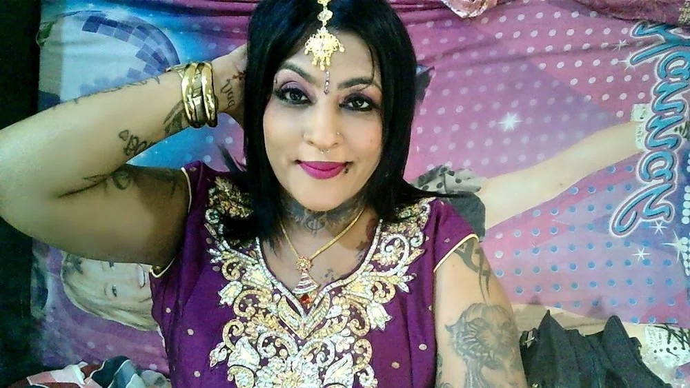 IndianTattoos's live chat room