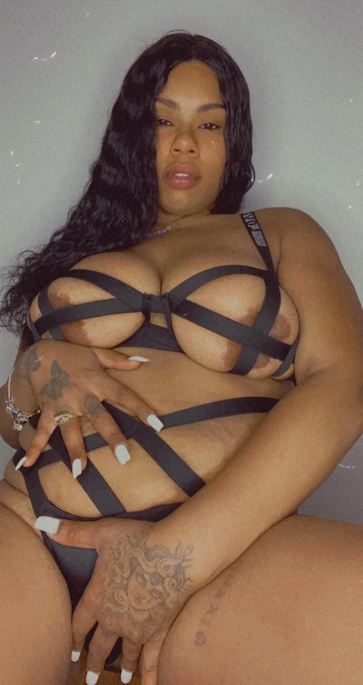 HoneyHazeee's Live Sex Cam Show