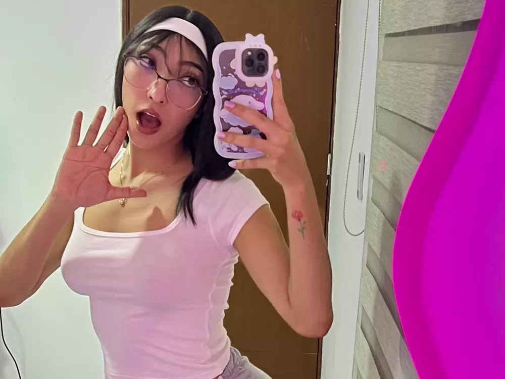 MarianaBranz's Live Sex Cam Show