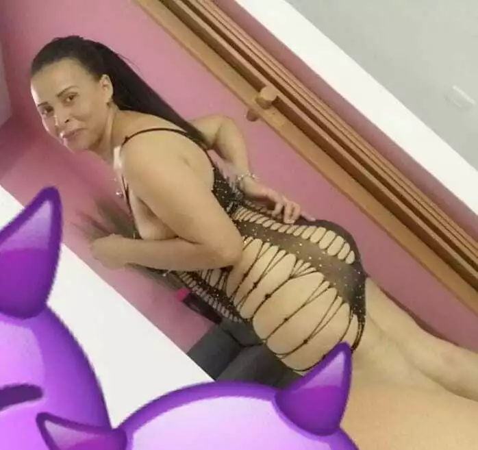 milfbrunettexxx