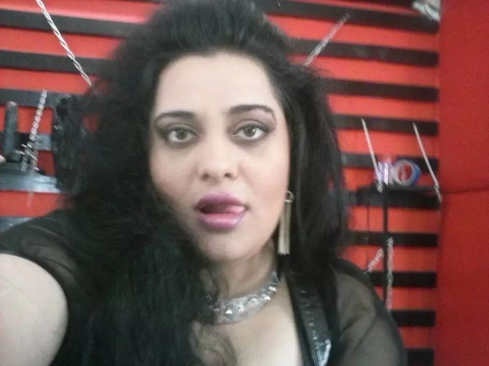 LadyDaianaGold's Live Sex Cam Show